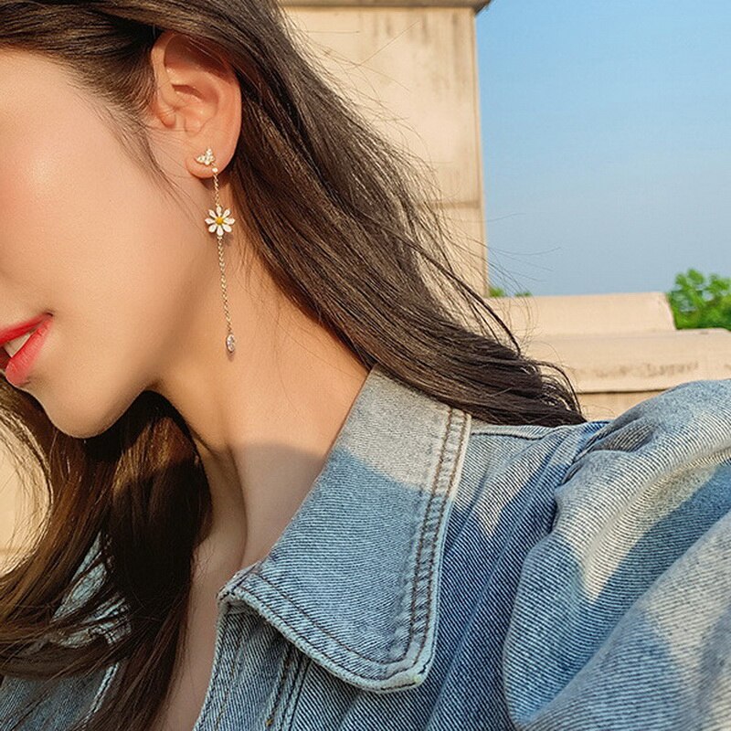 Koreaanse Stijl Lange Daisy Bloem Oorbellen Voor Vrouwen Asymmetrische Delicate Bloem Stijl Oorbel Meisjes Zoete Sieraden