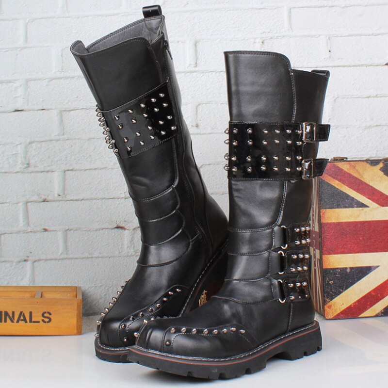 Luxe Mens Black Motorlaarzen Army Training Antieke Cosplay Klinknagels Charm Punk Straat Casual Riding Botas Gesp