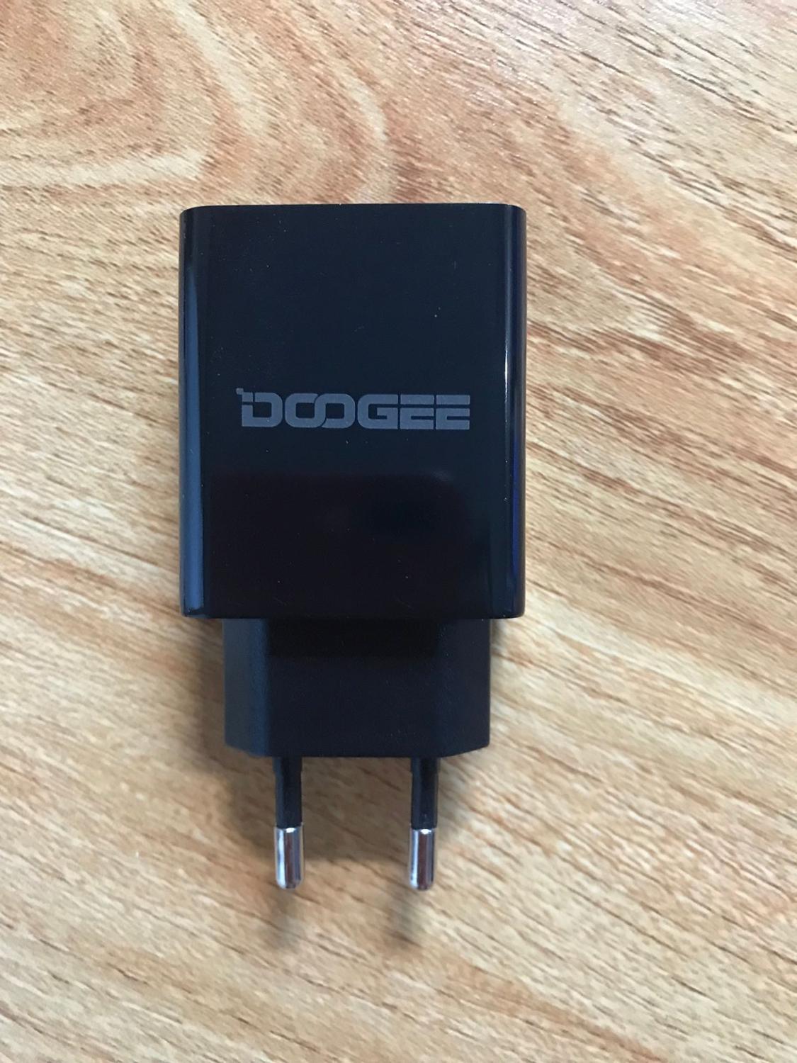 Original Doogee BL12000 adaptador AC rápida 3,0 cargador de viaje Adaptador de enchufe de la UE + USB Cable de datos de línea 5V 7V 9V 12V 2A