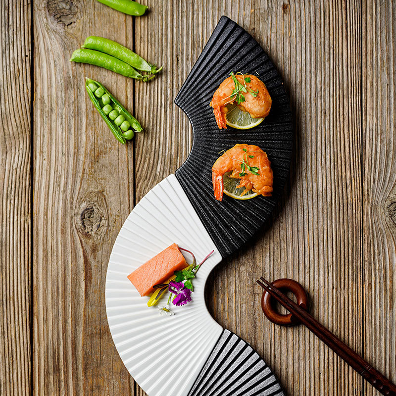 Platos en forma de abanico para servir, vajilla de cerámica, platos japoneses especiales para Sushi, comida, pastel, aperitivos, plato de soporte de exhibición, empalmable