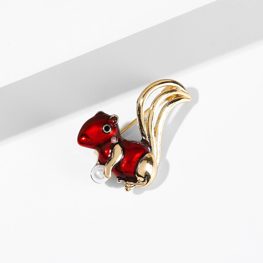 WYBU Cute Squirrel Puppy Brooch For Boy Girls Animal Brooch Pin For Friend Gold Plated Mouse Admiral General Broche Jewelry: SF853