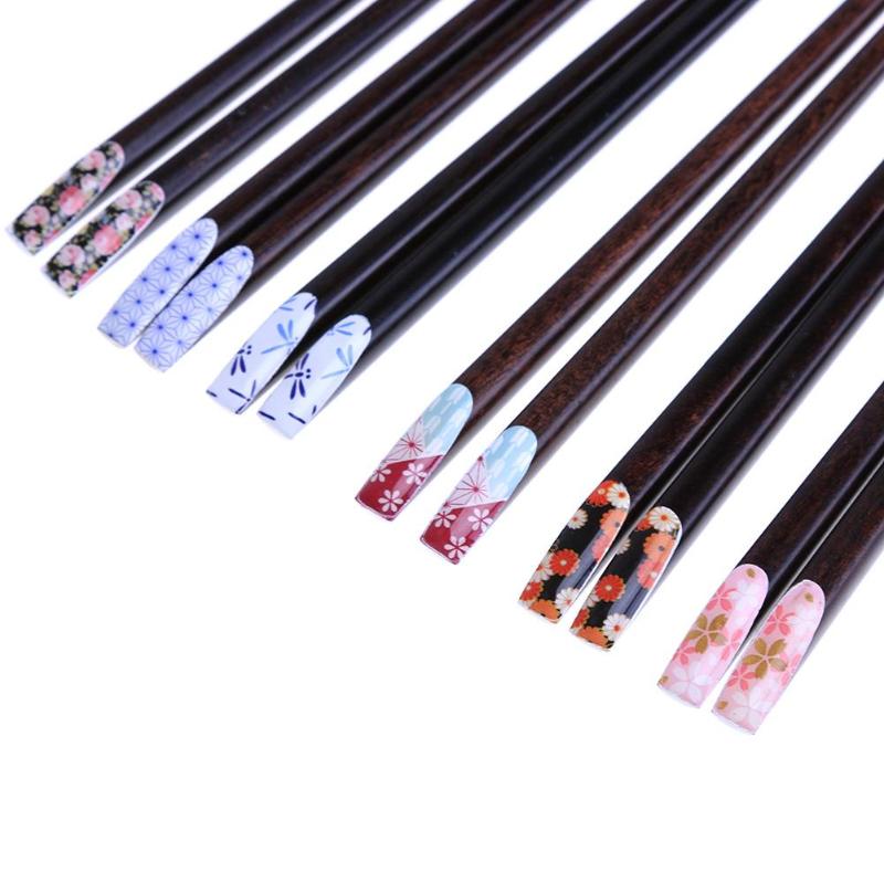 Populære japanske spisepinner bundet spisslinje naturlige tre spisepinner sushi spisepinner svart jern tre studenter retro servise