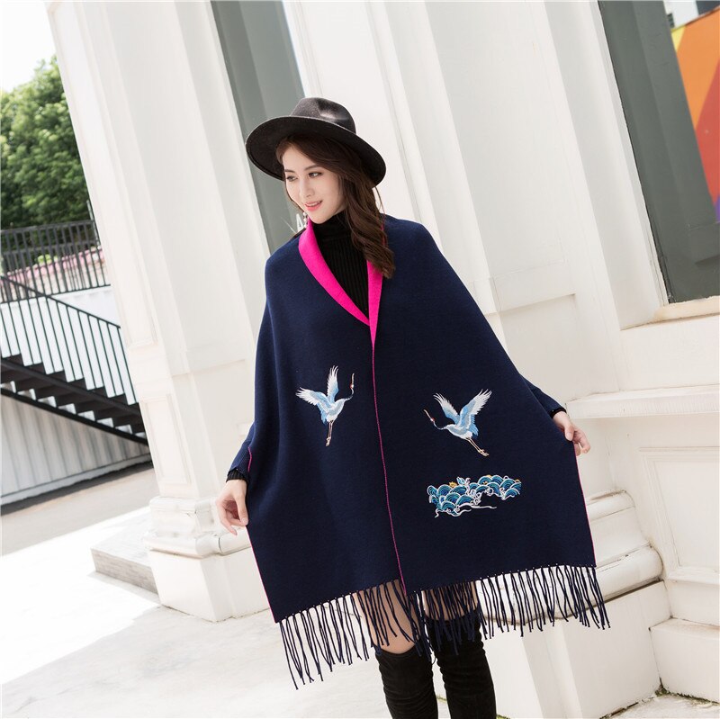 Dames sjaal borduren rode kraanvogel warme kwastjes poncho met mouwen wintersjaal cape voor dames dikke mantel: Marineblauw