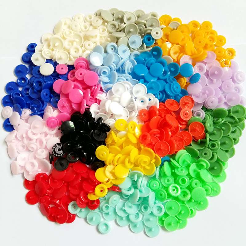 12 MM Ronde Plastic drukknoop 100 sets T5 babykleertjes Luier Knoppen Snaps Fasteners Clips Drukknopen [kunt de kleuren]