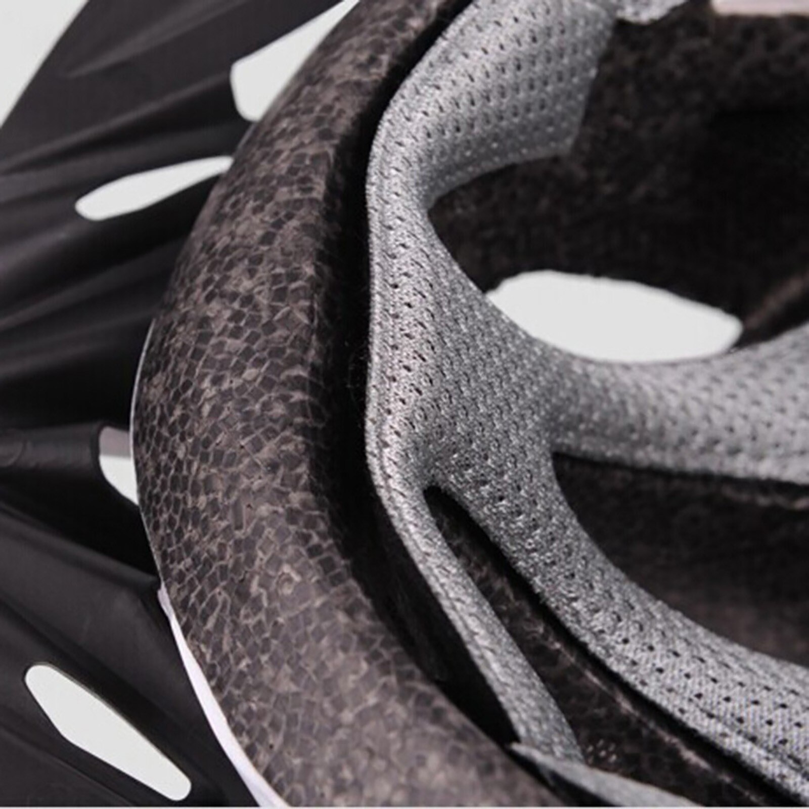 40# Bicycle Helmet Mountain Helmet Night Reflective Integrated MTB Bike Helmet Ultralight Bike helmet Casco Ciclismo