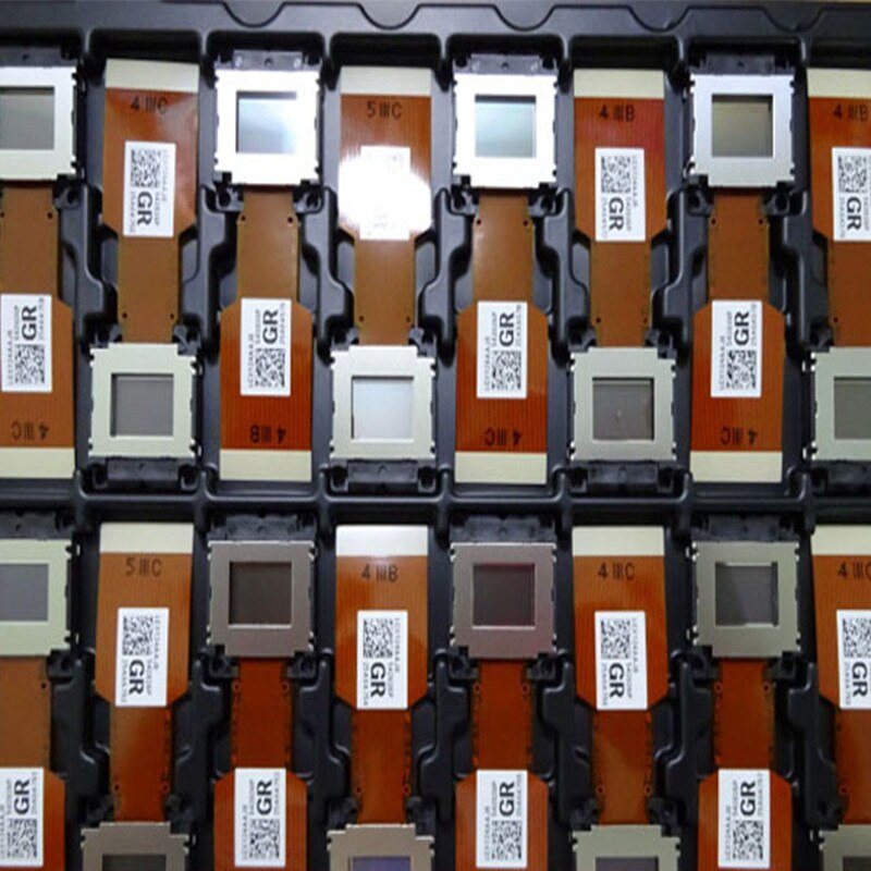 100% Original LCX111/LCX101/LCX094/LCX124/LCX118 prism LCD single panel For Projectors