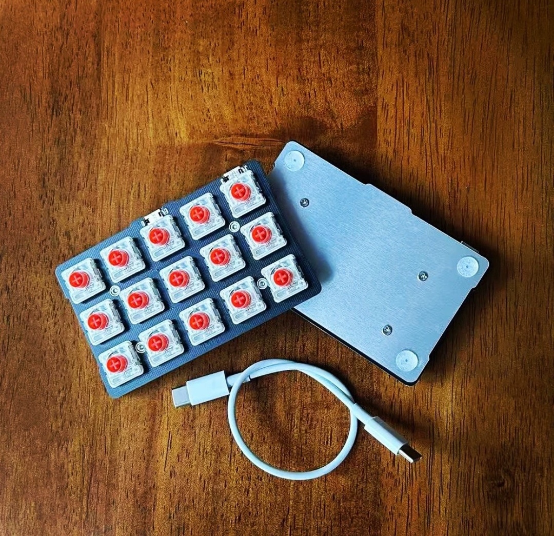 Mini lågprofils delat tangentbord trådbundet single mode delat mekaniskt tangentbord  fr4 aluminiumlödda switch-flaska tangentbordsmapp 9 lager: Marinblå