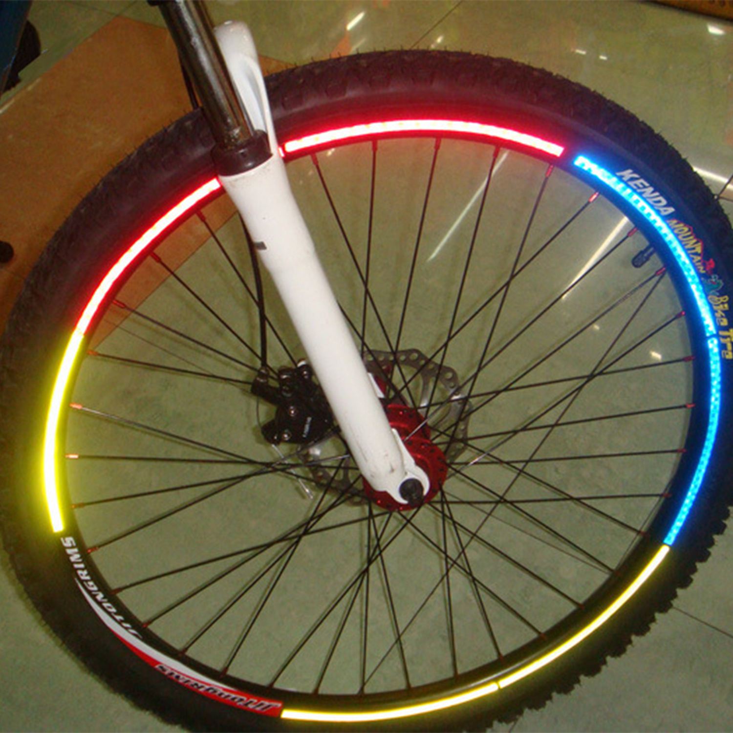 Fiets Reflecterende Strip Stickers Road Waarschuwing Strip-Stijl Decoratie Film Veilig Motorfiets Baby Auto Weerspiegelen Road Veiligheid Tape