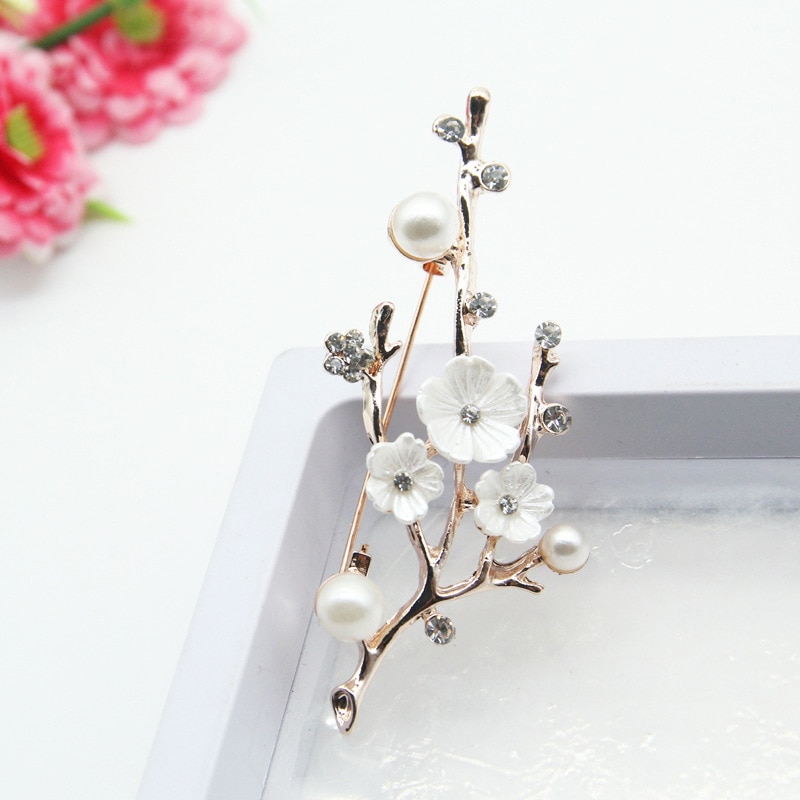 Handmade Natural Plum Blossom Brooches Pins For Women Vintage Freshwater Pearl Brooch Bouquet For Wedding Party