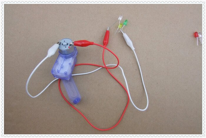 1 stk miniature håndgenerator eksperimentel elektronisk gør-det-selv produktionssuite nødstrømforsyning