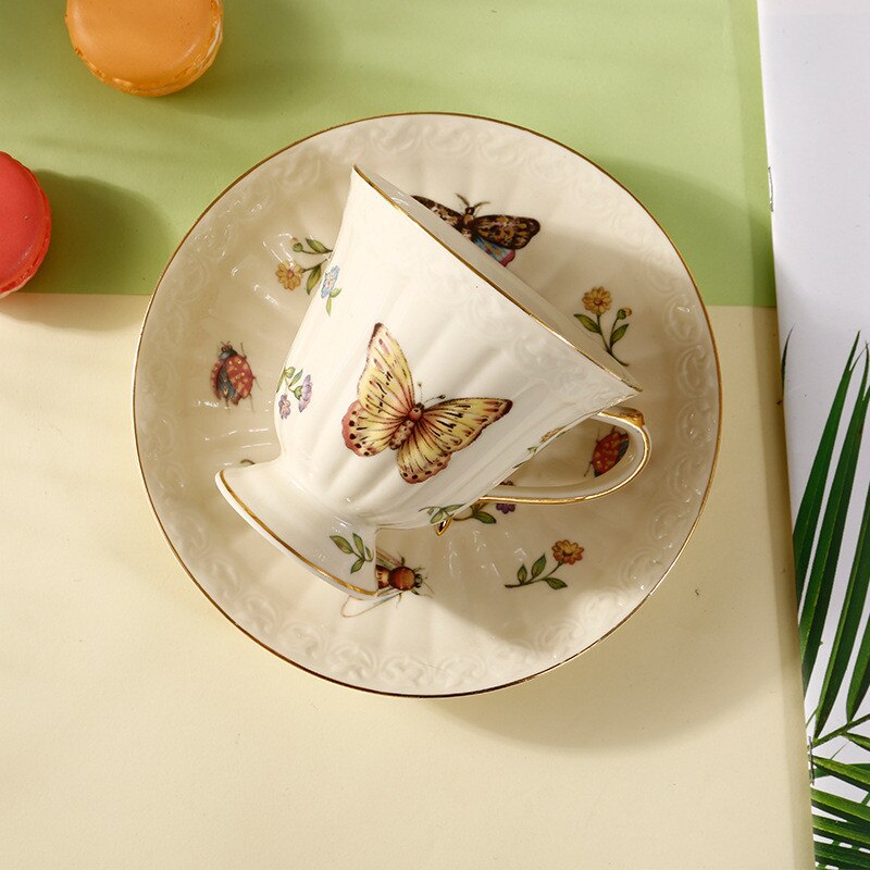 French Ceramic Coffee Cup Sets Saucers Teapot Palace Flower Tea Cups Hand Drawn Rose Butterfly Porcelain Coffee Mugs Drinkware