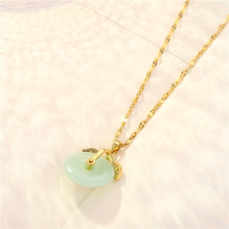 Hetian Jade Stein Sicherheit Schnalle Halskette für Frauen Titan Stahl Halskette Stil Alte Gold Kirsche Schlüsselbein Kette Anhänger