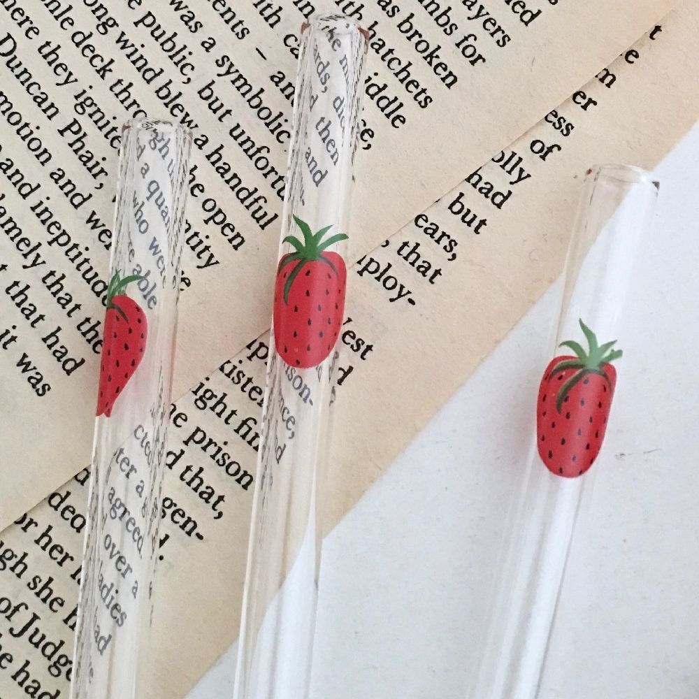 300ml 10oz High Borosilicate Nana Transparent Water Cup Cute Strawberry Water Milk Drinking Glasses Cup with Straw Girl