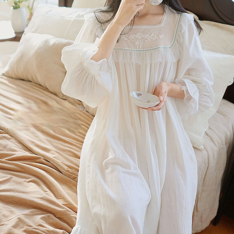 White Vintage Nightgown Women Cotton Embroidery Lace Princess Sleepwear Peignoirs Ladies Loungewear Victorian Lolita Night Dress: M