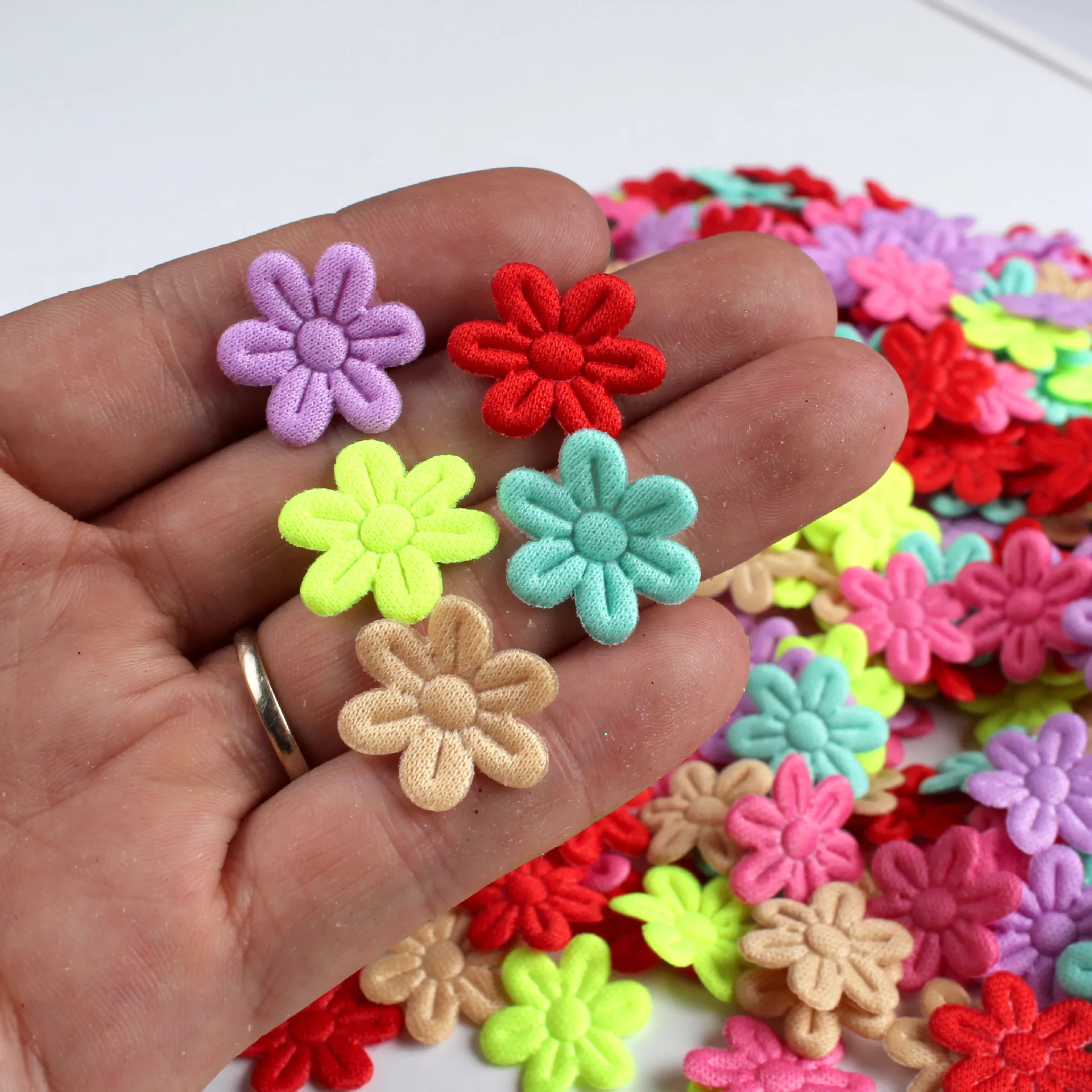 100 stücke sechs blättrige Blume Filz Stoff Prägung DIY NäHenne Handwerk Haarnadel Hand gefertigte Materialien Stoff Flecken Hochzeit Wohnkultur