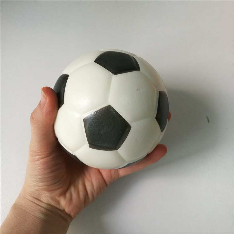 Speelgoed Voetbal Stressbal Zachte Schuimrubber Ballen Squeeze Squishy Stress Reliëf Speelgoed voor Kids Kinderen 6.3 cm/10 cm