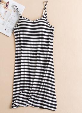 Femmes complet glisse 4 couleurs Modal Sexy Slip solide Anti vidé rembourré soutien-gorge glisse sous-vêtements confortable sommeil robe: striped / XL