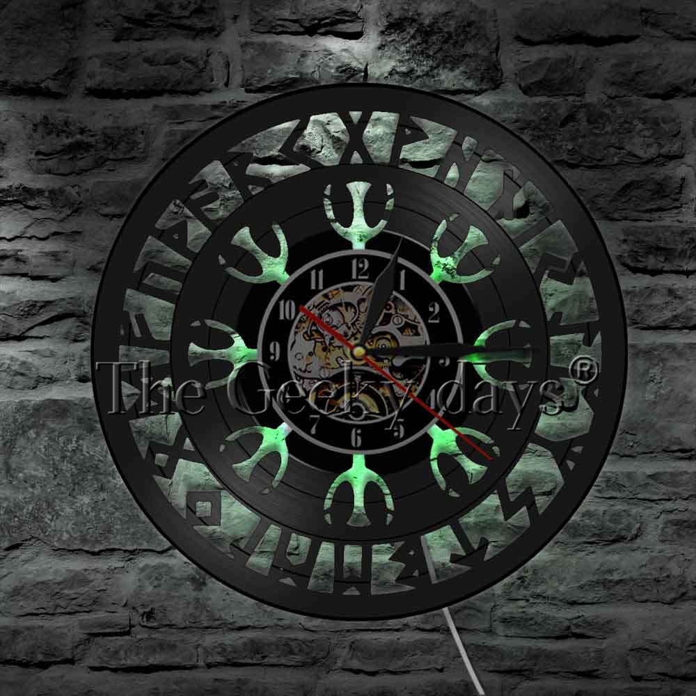 Viking kompass veggklokke klokke vintage hengende vinylplate veggklokker mystiske norrøne magick veggkunst dekor til stue: Svart