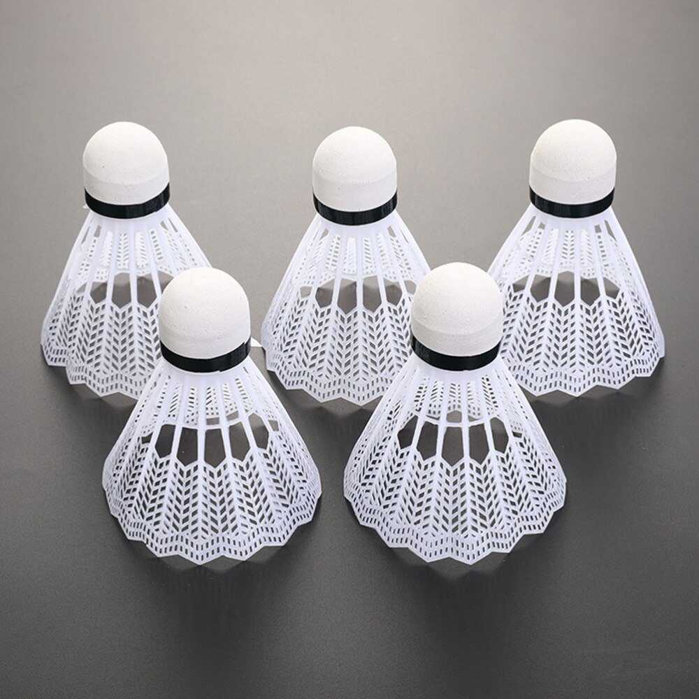 12 stücke Badminton Praktische Federbälle Sport Liefert ÜSpund Zubehör für drinnen draussen Spielen (Weiß)