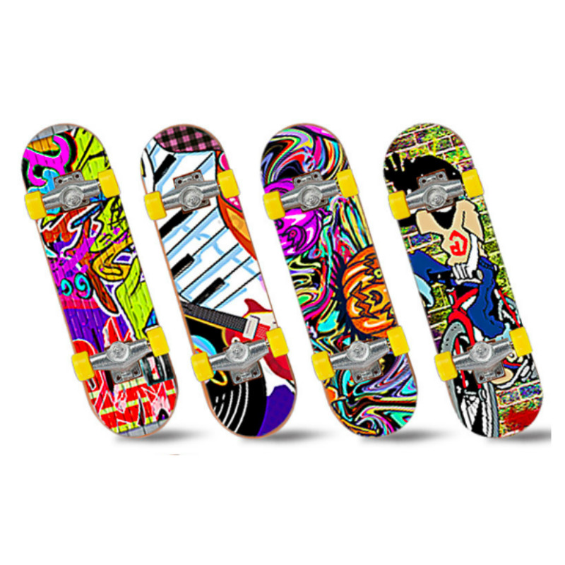 Søt fest favor barn barn mini fingerbrett gripebrett legert skate boarding leker tilfeldig: 4 stk