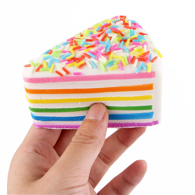 Kawaii pehmeä löysä värikäs sateenkaari kakku leipä puhelin hihnat hitaasti nouseva pulla hurmaa lelut stressin lievitys hauskaa 9*6*5.5cm
