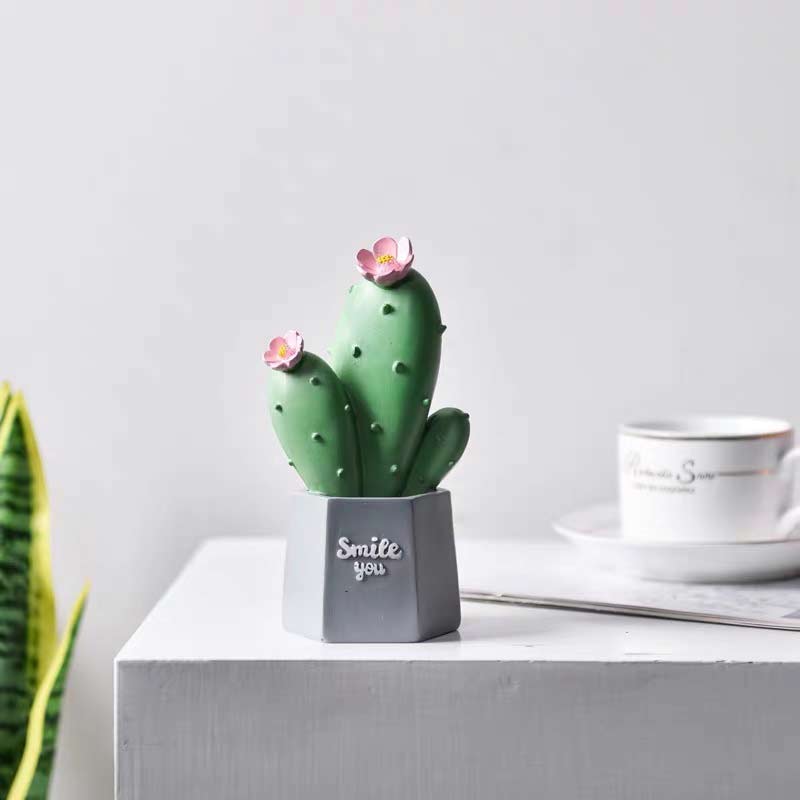 Nordic Simulation Cactus Ornaments Resin Cactus Statue Potted Decoration Crafts Figuine Office Desktop Home Decor: Green cactus 1 S