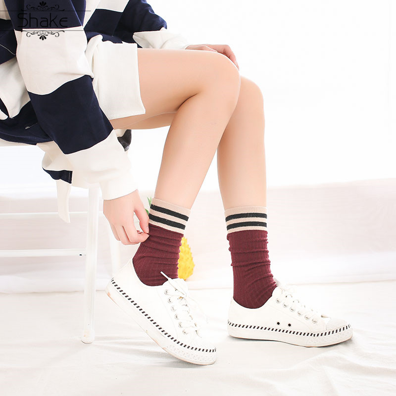 Schudden harajuku Leuke Japanse High School Meisjes Katoen lange sokken Losse Gestreepte Multi kleuren vrouwen Crew Sokken voor Herfst Winter