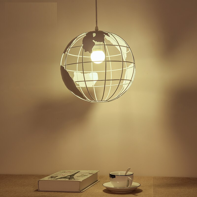 Nordisk led globus pendel jern sort / hvid lampe cafe stue bar kontorloft børn loftslampe soveværelse
