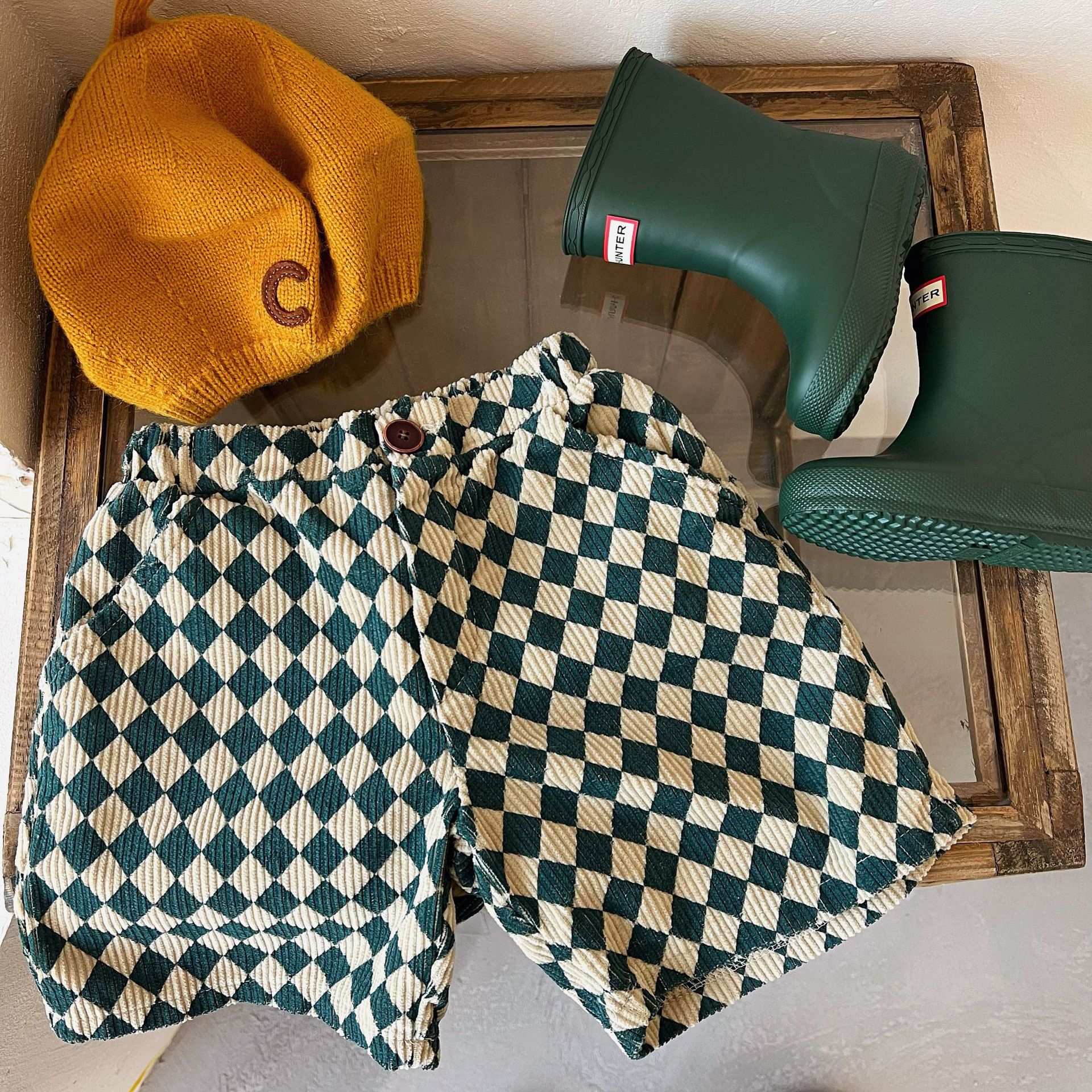 2022 primavera estate nuovi bambini pantaloncini di velluto a coste moda bambino pantaloni a quadri ragazzi pantaloni corti Casual pantaloni larghi per ragazze Harem: green / 24M  90cm