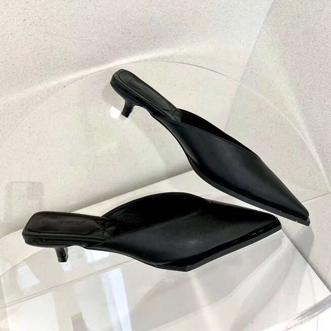 Suojialun lente dames muiltjes dunne lage hak dames pantoffels slip op puntige neus ondiepe sandaal casual slides: Zwart / 35