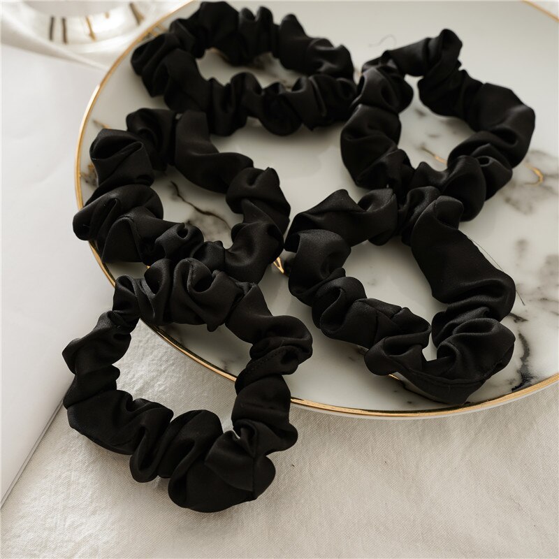 5 stk/sæt enkel elastisk hårring ensfarvet gummibånd silkestof hårreb til kvinder piger hårstylingværktøj: En sort 5 stk