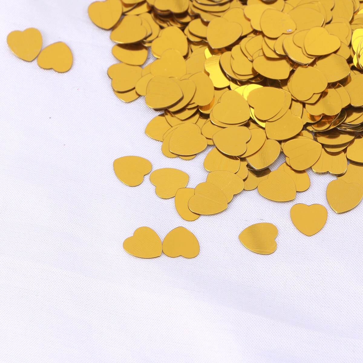 30g Table Confetti Heart Shaped Party Confetti for Birthday Wedding Christmas Decoration (Red)