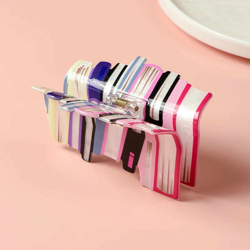 1 Stück koreanischer Stil Buchform Acryl Wasser Welligkeit Platte Haarspange für Frauen – einzigartiges Haarklammer Haarnadel Ornament: Grau
