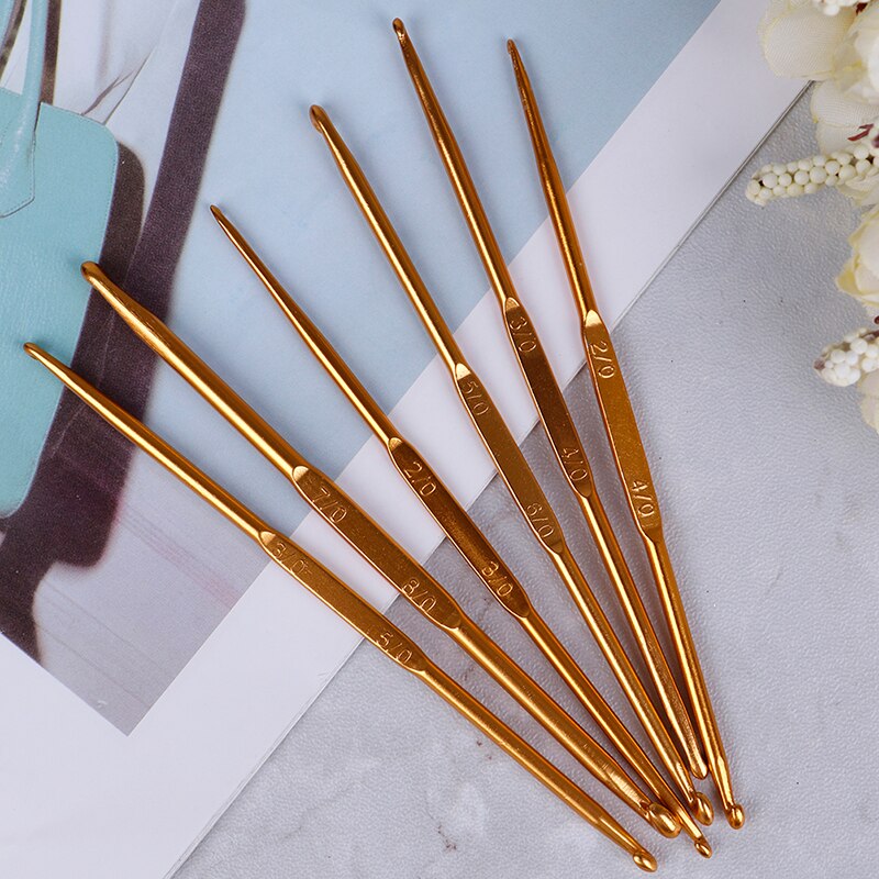 6Pcs/Set Knitting Needle Set Metal Handle Craft Weave Craft Sweater Knitting Needles Golden Alumina Double End Crochet Hook