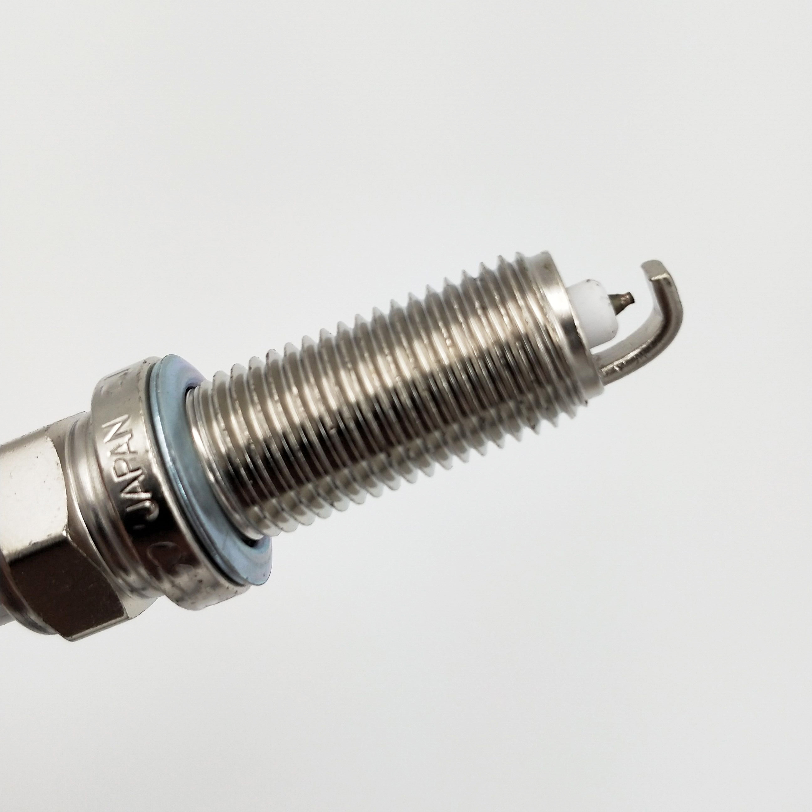 4PCS/lot SC20HR11 90919-01253 Iridium Spark plugs for Toyota corolla Carola Vios 1.6 AVENSIS Saloon YARIS Lexus ct