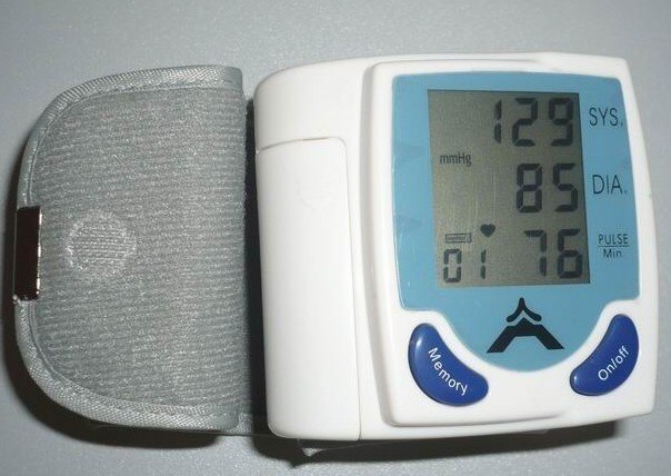 Digitale lcd-polsband bloeddrukmeter, hartslagmeter voor de gezondheidszorg, hoofdkwartier voor oudere mannen -803