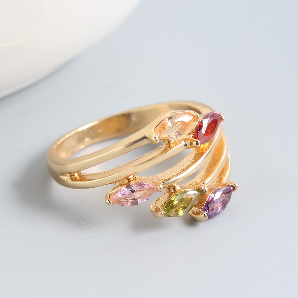 Vijf Kleur Zirkoon Paard Eye Gold Vinger Ring Vrouwen Ring Vrouwelijke Mode Party Wedding Ring Vrouwelijke Eenvoudige Persoonlijkheid Sieraden