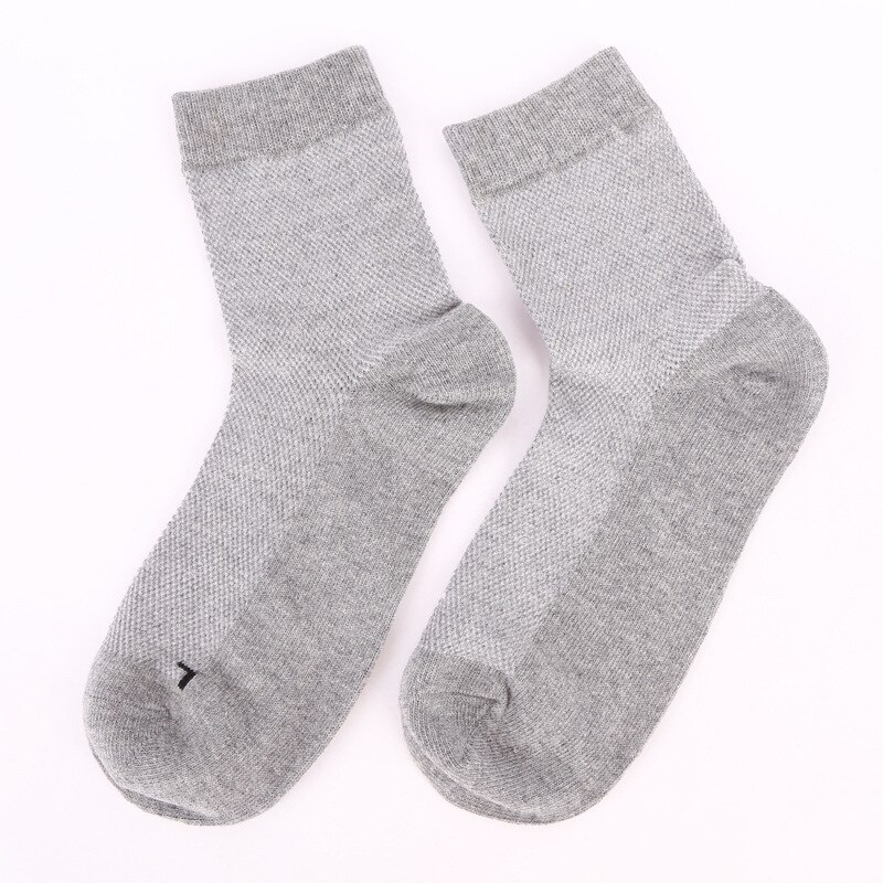 3 par / parti mænd sommer sokker bomuld åndbar tynde sports sokker ensfarvet sort grå marineblå afslappet sokker eu størrelse 39-44: Grå