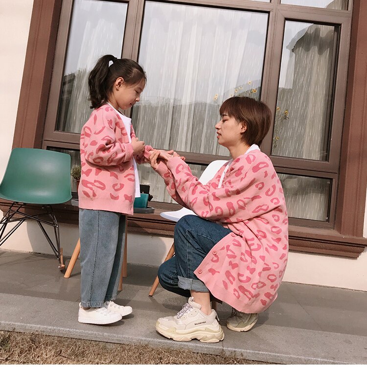 2020 outono pai-filho roupa lerpard impressão manga longa cardigans mãe e filha ponto aberto cardigans roupas