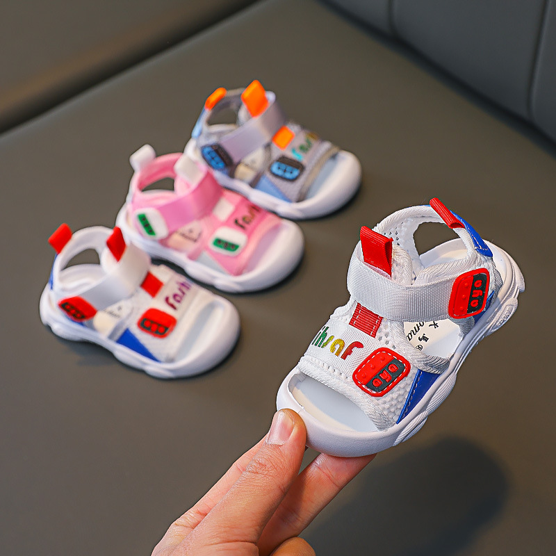 Buty dziecięce dziewczynka buciki sandały dla małych chłopców Liczba Piękne dziecięce miękkie podeszwy sandały letnie buty na plażę anty-kopnięcie STP030