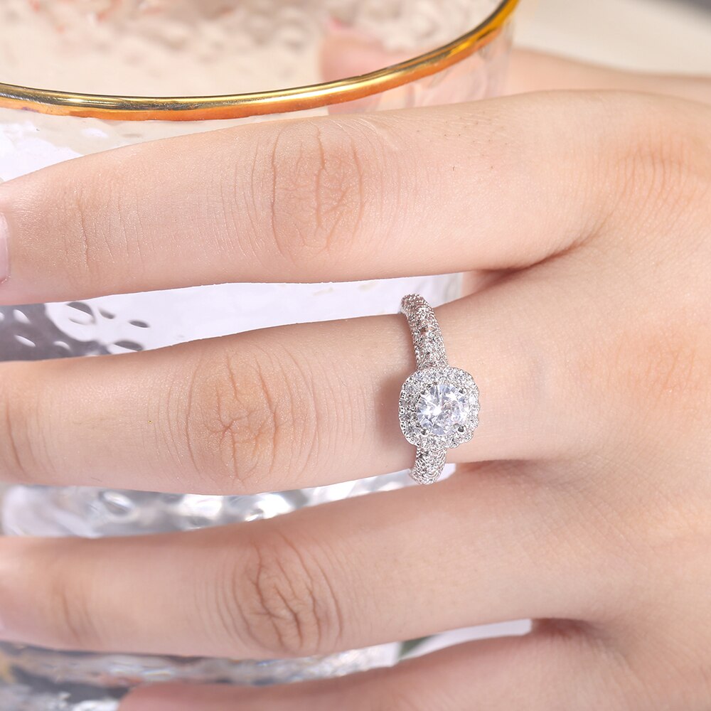 Huitan classico Nobile Anello di Cerimonia Nuziale Brillante con Zircone Cubico di Pietra Alla Moda Abbastanza di Fidanzamento Delle Donne Accessori Dei Monili Anello