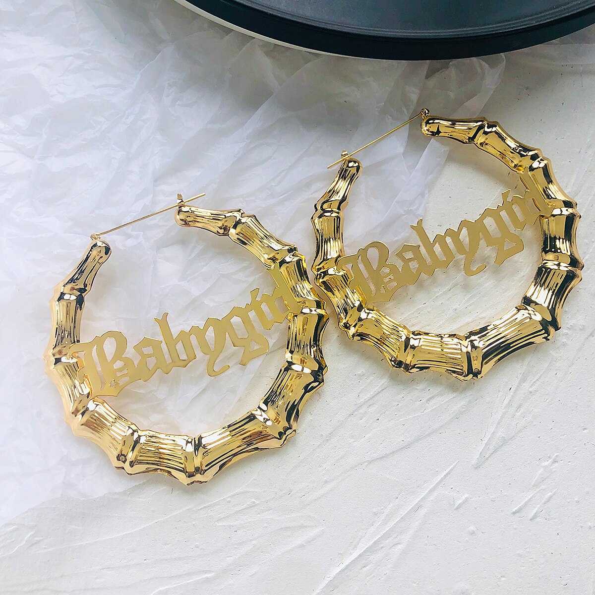 AMORCOME Neue 9cm Große Band Ohrringe für Frauen Hohl knapp Babygirl Bambus Kreis Ohrringe schick Zubehör Partei Schmuck: Gold-Farbe