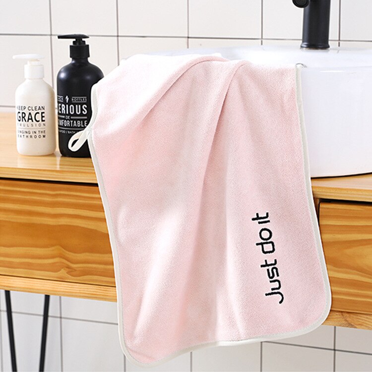 Fabriek direct ultra-fijne effen fiber volwassen zachte absorberende handdoek reiniging handdoek borduren brief gezicht handdoek: Roze