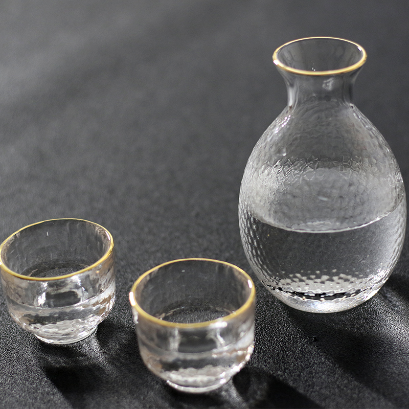 Sett  av 4 maskinlaget blyfritt glass shotglass i japansk stil vodkaglass med gullmalt til bar hjemmebruk tekopper