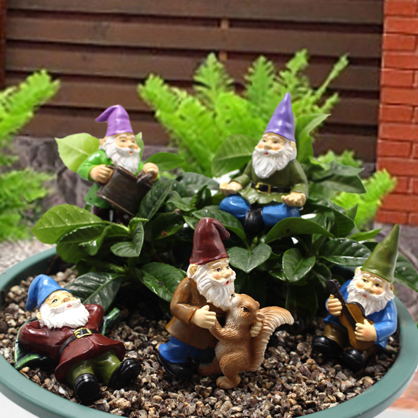 5PCS Resin Garden Gnome Garden Statue Christmas Dress Up For Garden Decoration Resin Gnome Christmas Resin Gnome Hogard