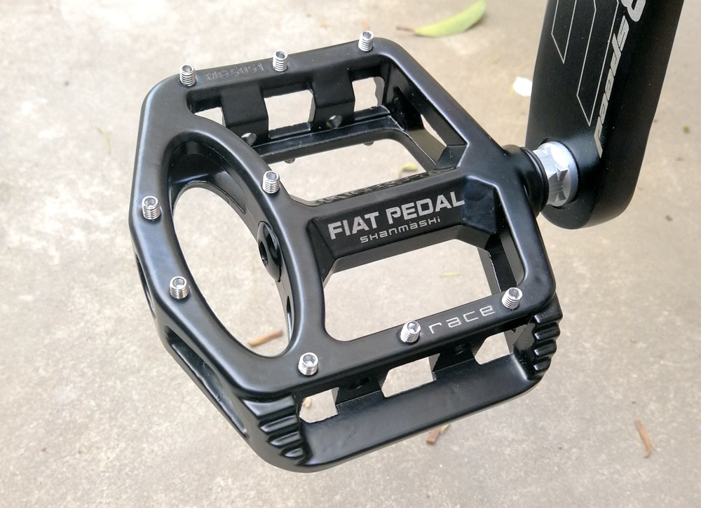 Ultralight Bicycle Pedals Magnesium Alloy Mountain Bike Flat Pedals Non-slip MTB Road Bike Pedals Platform Bicycle Accessories