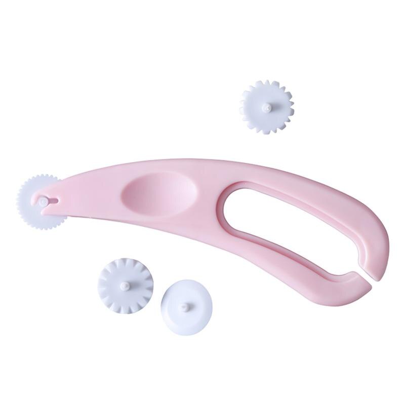 1 st. roosterrolsnijder bakvorm van duurzaam plastic keukengerei voor koekjesdeeg, pizza, taart met 4 wielen