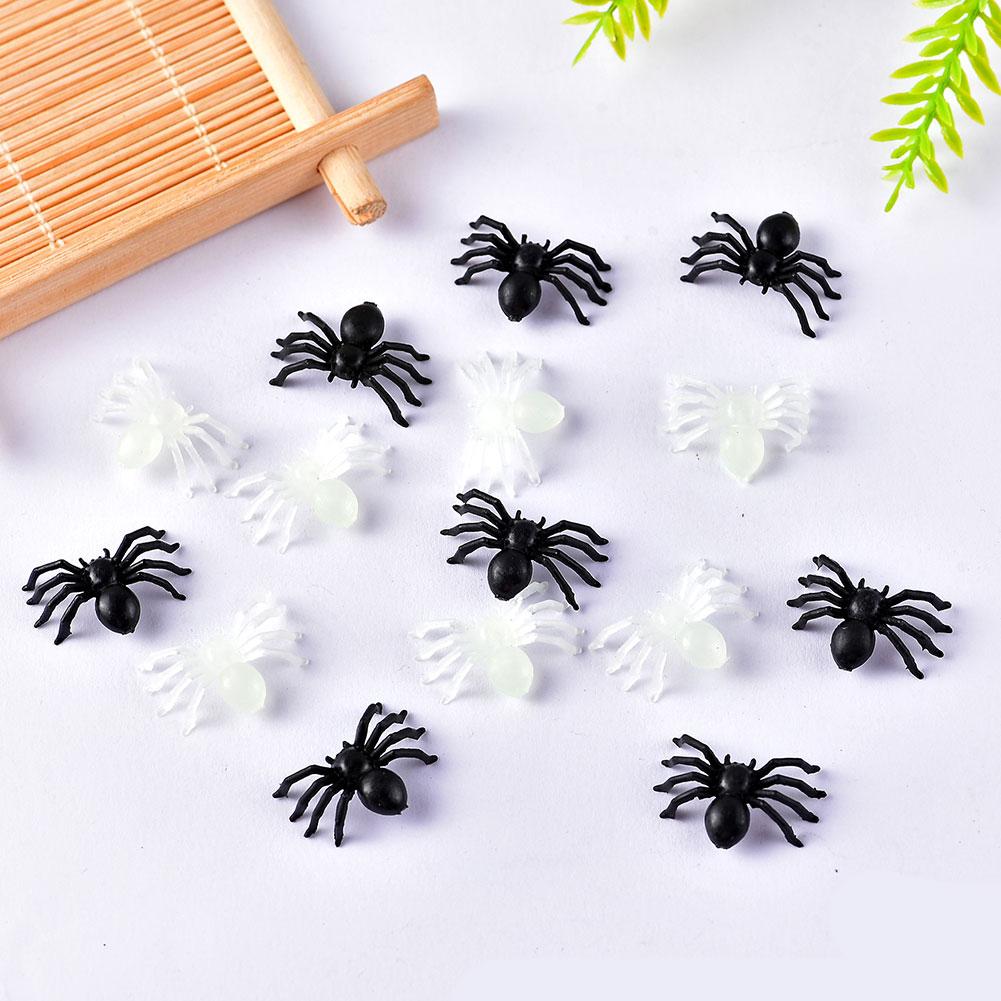 100Pcs Halloween Mini Plastic Zwarte Lichtgevende Spider Prank Grapje Verjaardag Speelgoed Diy Decoratieve Spinnen Party Props