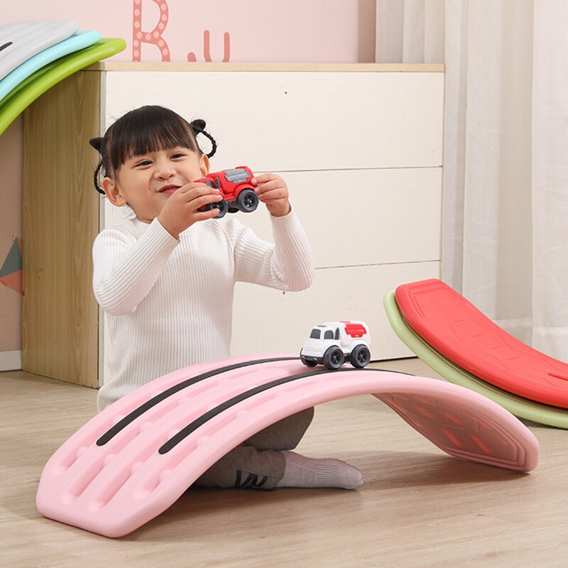 Altalena Balance Board plastica asilo all&#39;aperto per bambini Indoor Smart Kids Sense Training curvo Skateboard nuoto giocattolo regalo