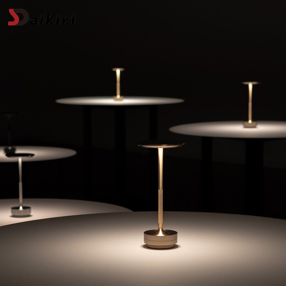 Lámpara decorativa Simple de aleación de aluminio, luz LED nocturna, atmósfera regulable infinita, lámpara de escritorio táctil recargable portátil Retro